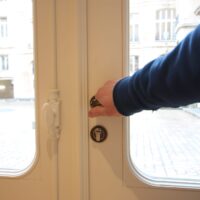 création porte à sécurité renforcée