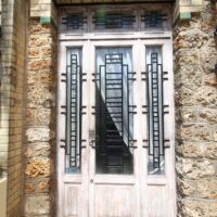Reproduction isolante d'une porte ancienne des années 30