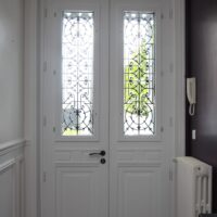 Reproduction isolante de porte ancienne